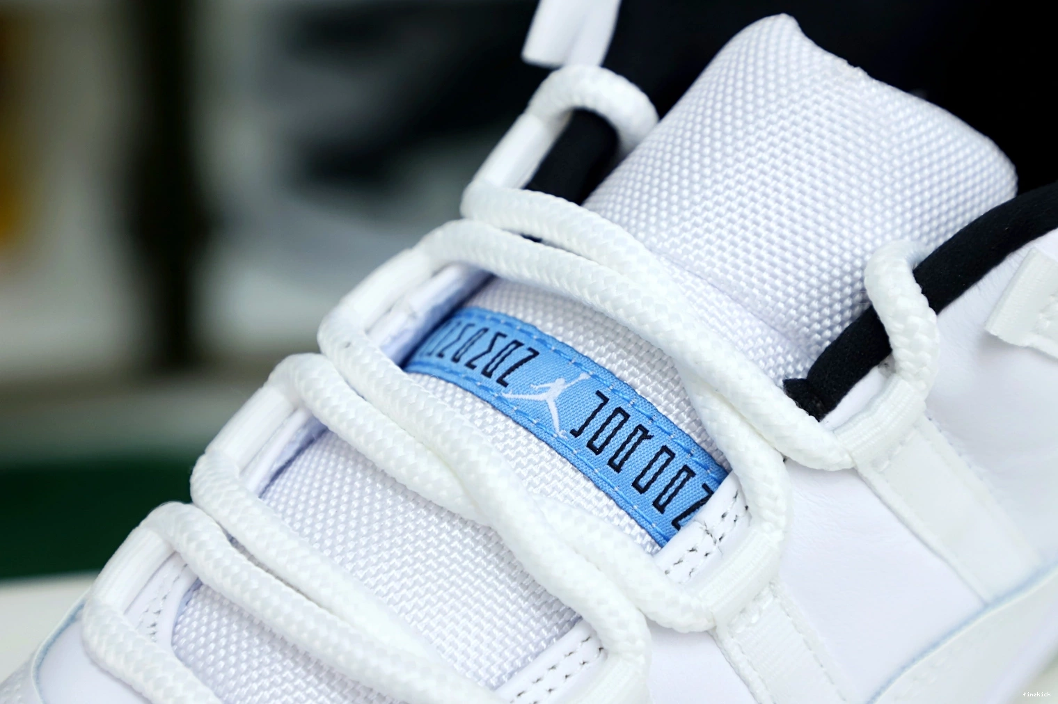 LOW BLUE RETRO JORDAN 11 LEGEND AIR 0216